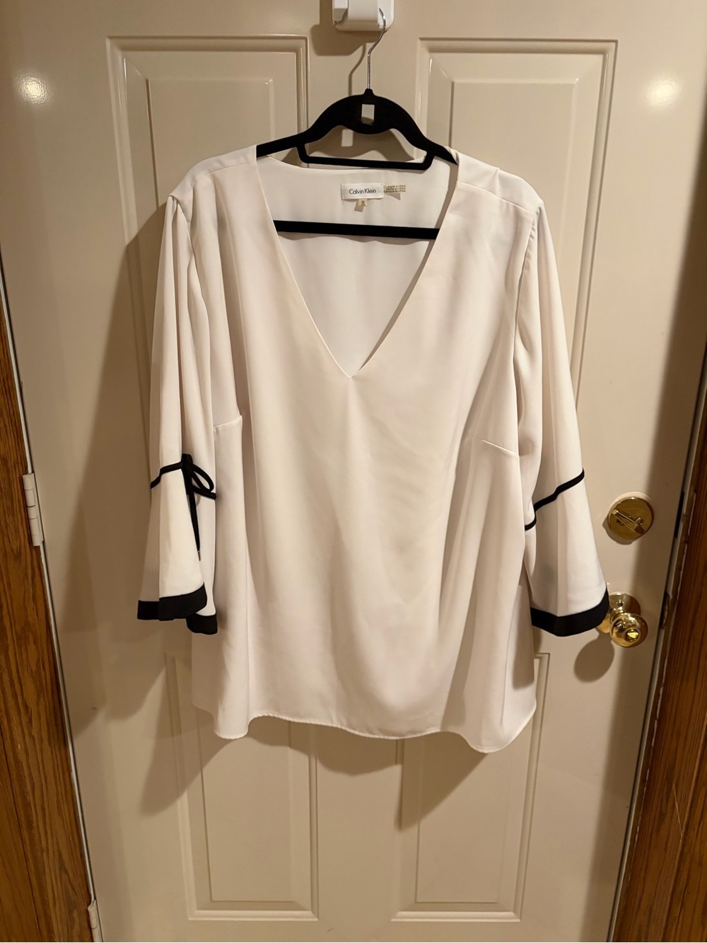 Calvin Klein 3X White Contrast Trim Bell Sleeve Blouse